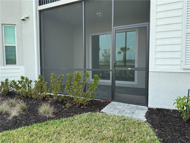 Building Photo - 15285 Grn Acrs Ave