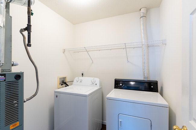 Building Photo - 5015 CARRIE RIDGE Dr