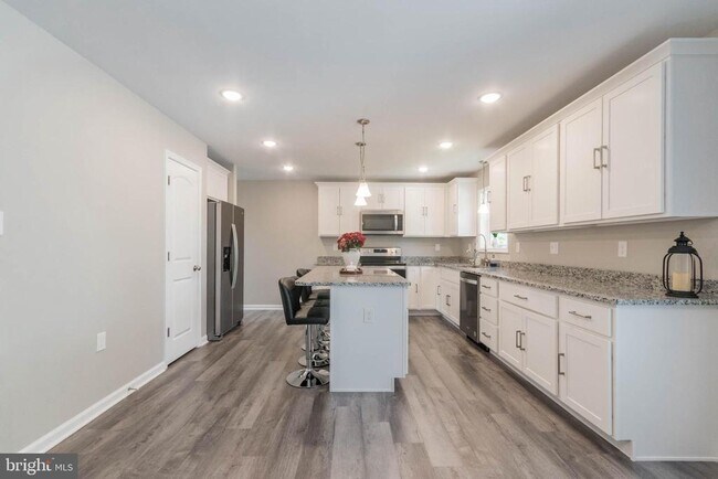 Building Photo - 342 Europa Way