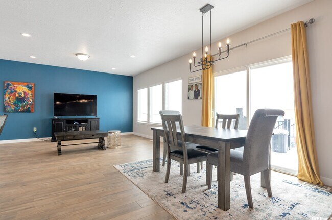 Building Photo - 12339 S Bigbend Vista Dr