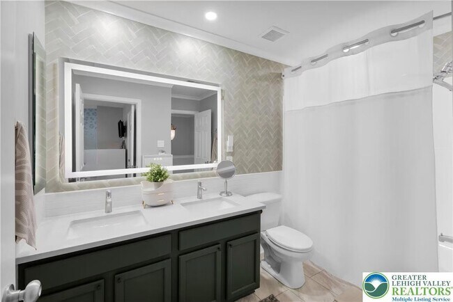 Building Photo - 1079 Sparrow Way