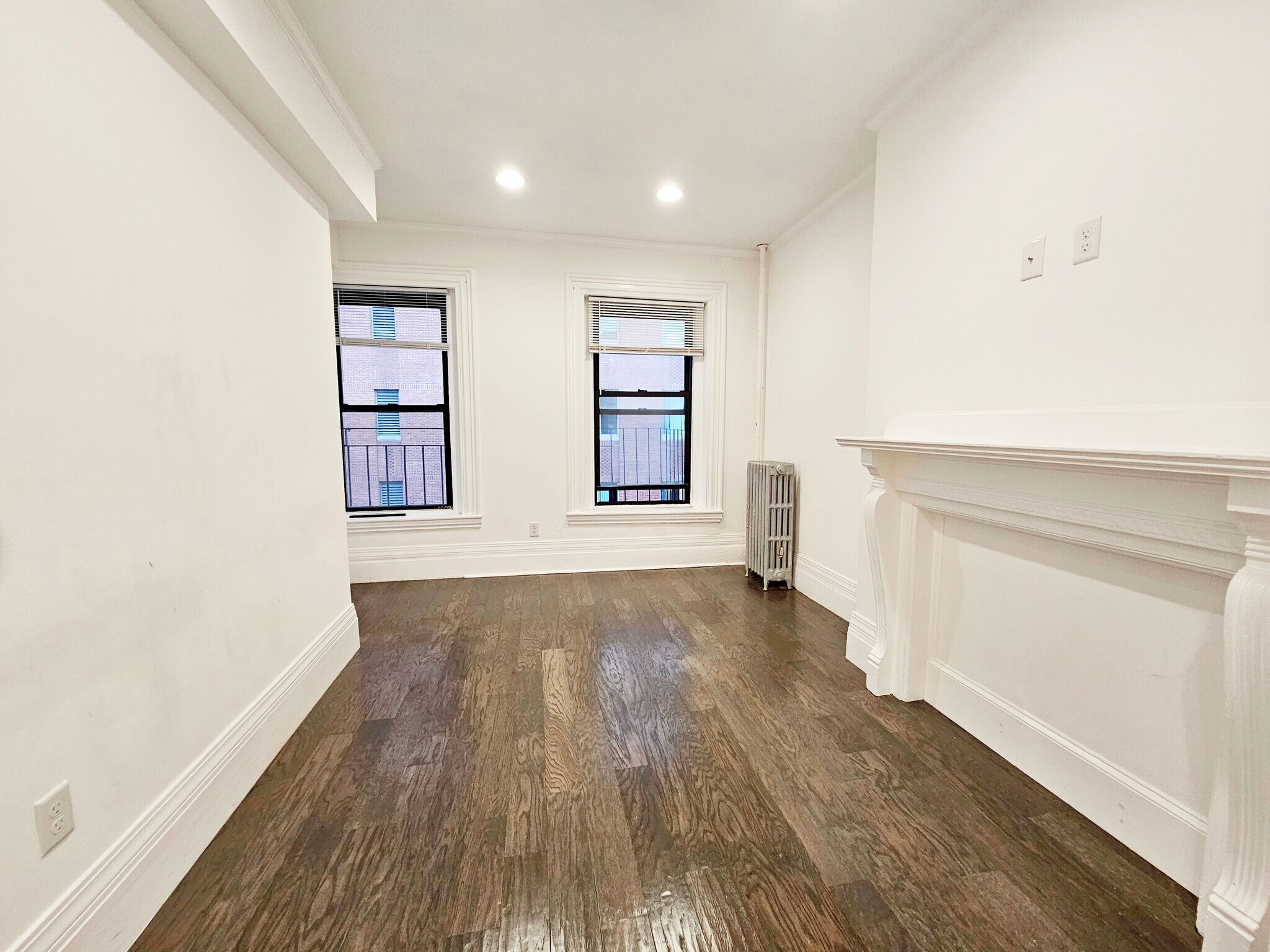 Building Photo - 255 Newbury St