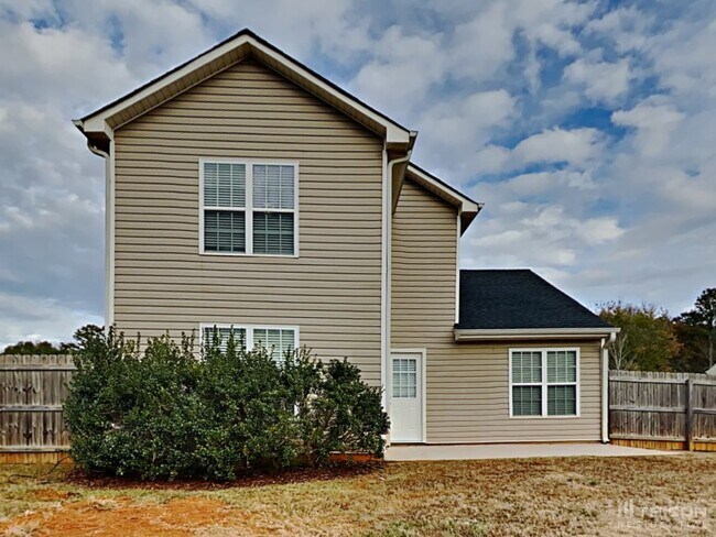 Building Photo - 120 Governor Ln