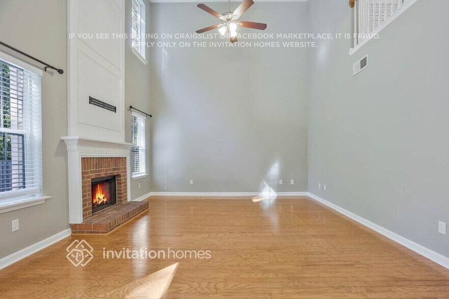 Building Photo - 3417 Sandlake Dr SW