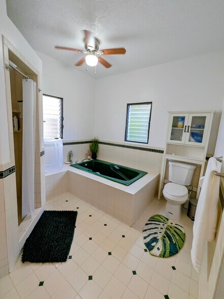 Building Photo - 2825 Pali Hwy