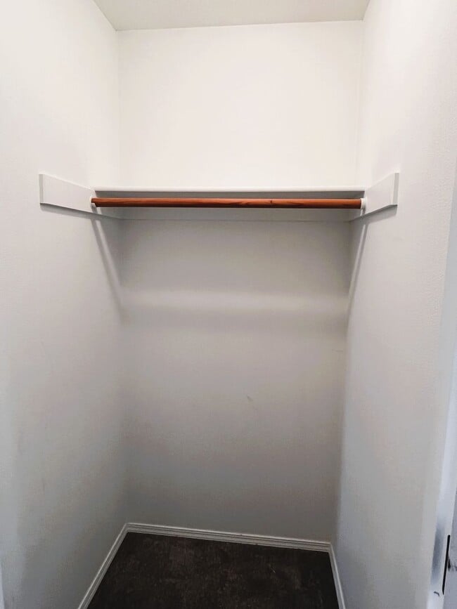 Building Photo - 3-Bedroom Home in vibrant Kenton neighborh...