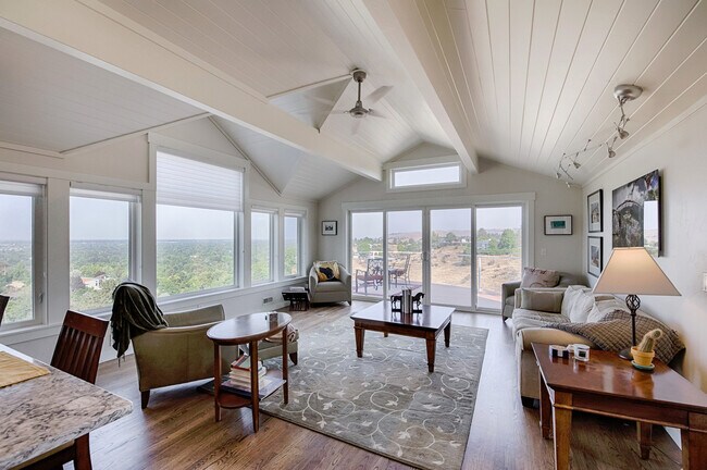 Building Photo - Boise, Beautiful home in the Foothills with lots of privacy