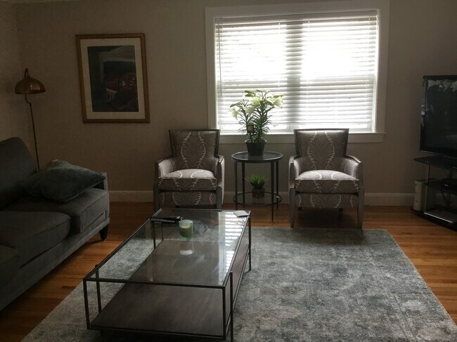 Building Photo - 15 Heath St