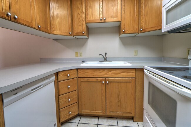 Building Photo - 3 Bed Provo Condo