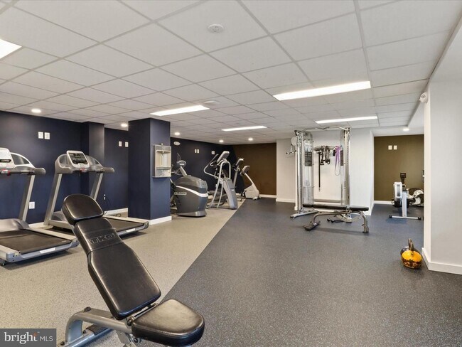 Building Photo - Modern Luxury Studio at Park Place | All Utilities Included