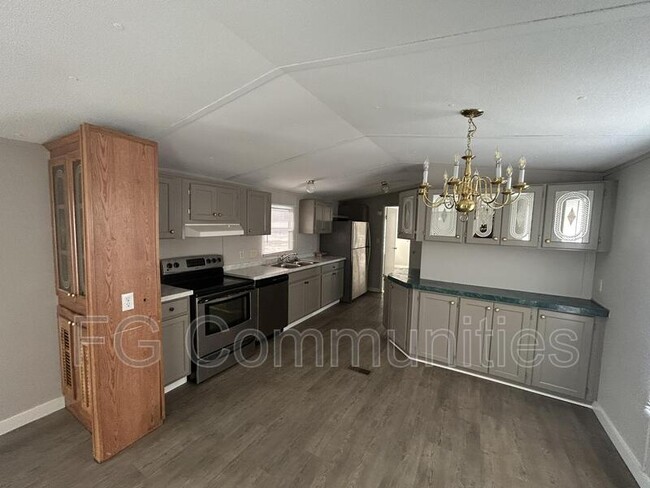 Building Photo - 188 Golden Oaks Ln