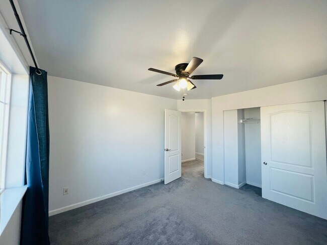 Building Photo - 4 Bedroom 2.5 Bathroom Home w/ Garage In Ferndale!