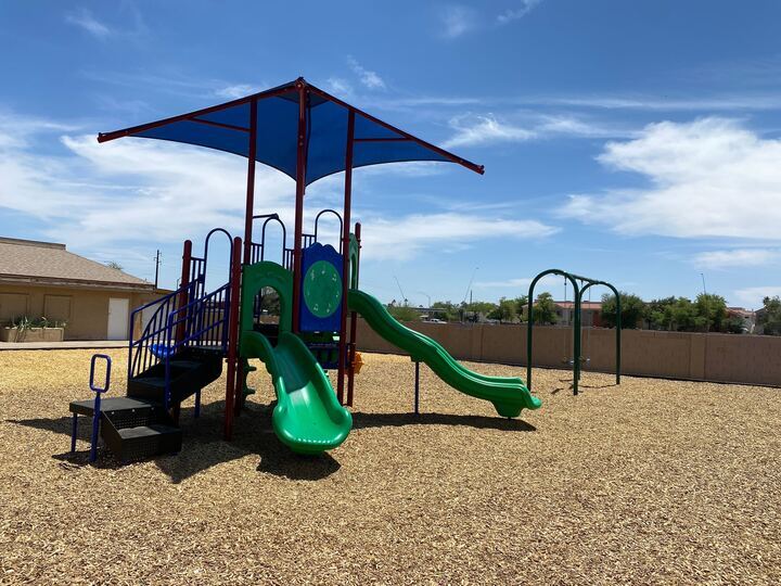 Building Photo - 2060 N Center St