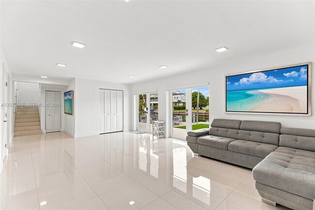 Building Photo - 203 Gulfview Dr