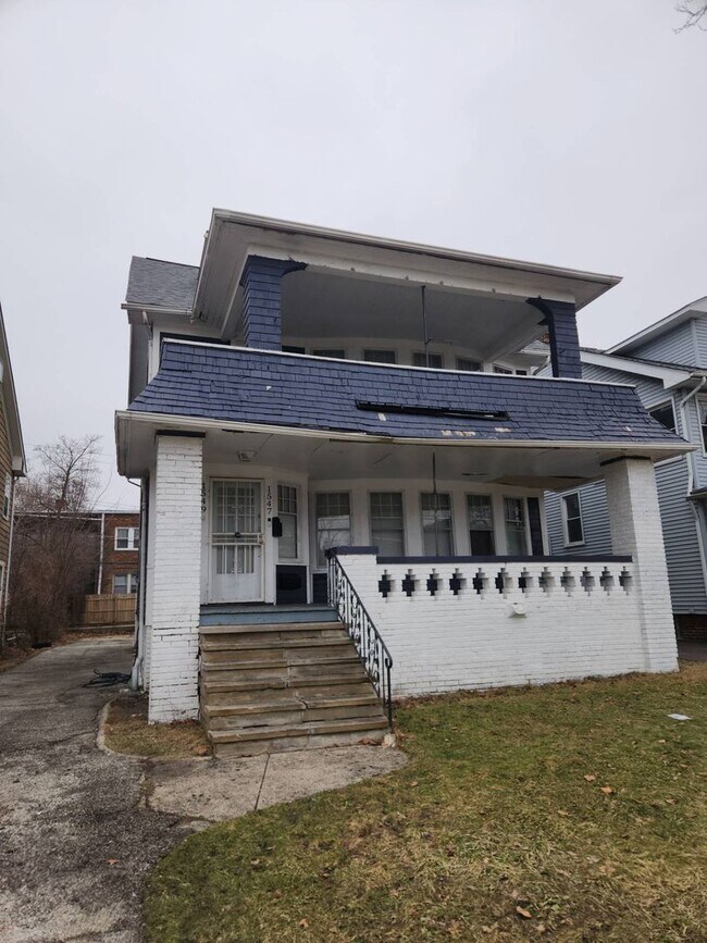 Building Photo - 1547 Hillcrest Rd