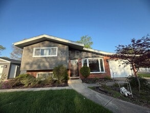 Building Photo - 2N278 Prairie Ave