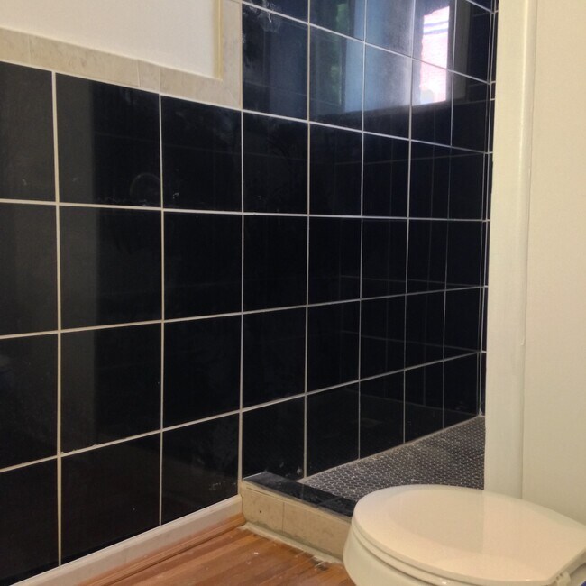 Building Photo - 1025 Church St