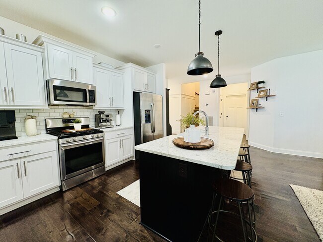 Building Photo - 1268 Easthaven Dr