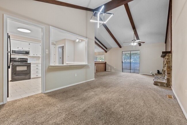 Building Photo - 5 Rocky Top Cove