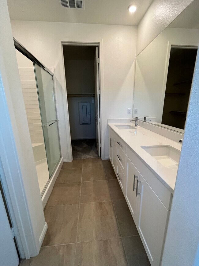 Building Photo - 54 Harmony Dr