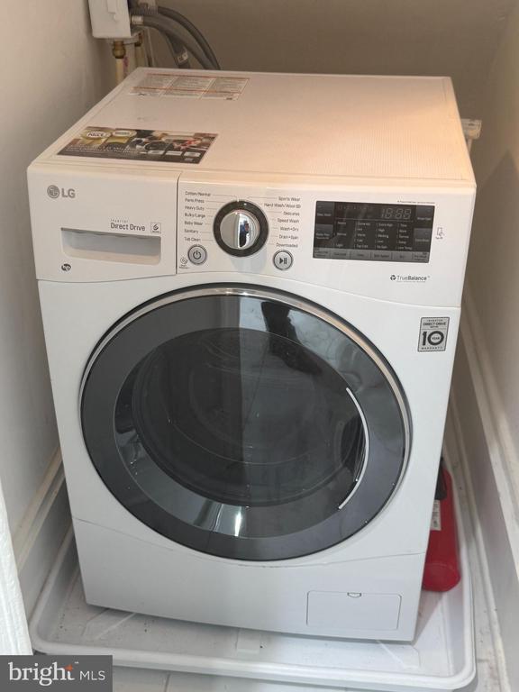 Building Photo - 1664 Avon Pl NW