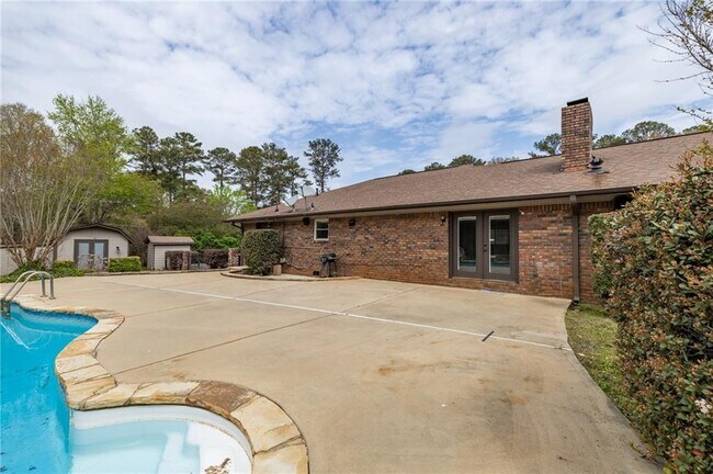 Building Photo - 318 Tyrone Rd