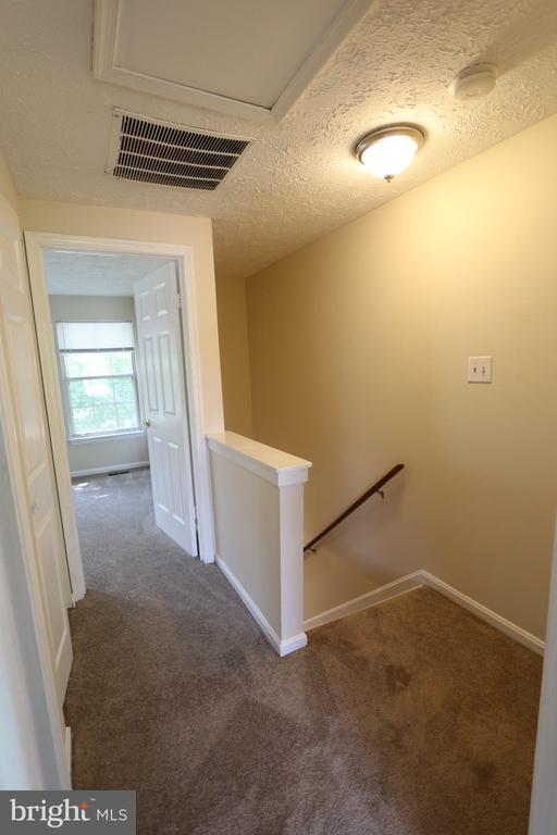 Building Photo - 2086 Tanglewood Dr