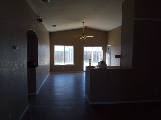 Building Photo - 964 Meadow View Rd