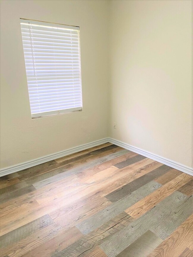 Building Photo - 3429 3rd St