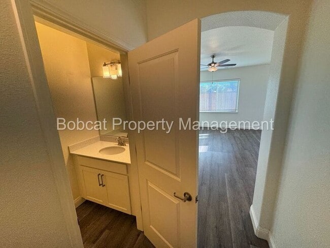 Building Photo - 1237 Correlli Ct