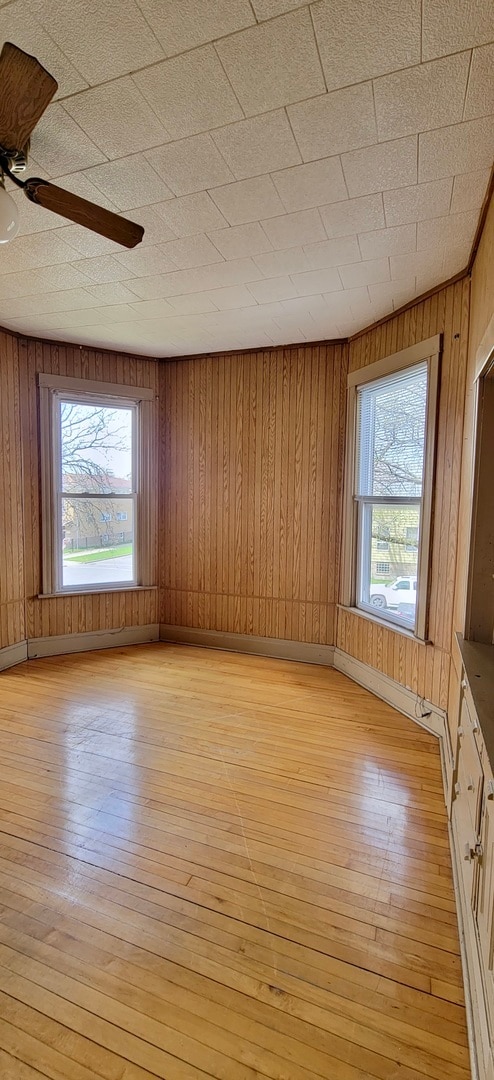 Building Photo - 2155 N Kilbourn Ave