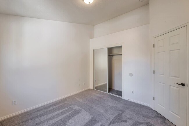 Building Photo - 3166 W Davencourt Loop