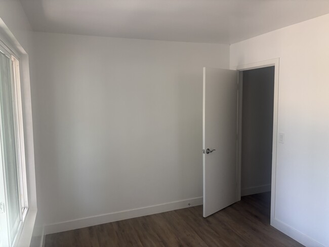 Building Photo - 1271 Murray Ave