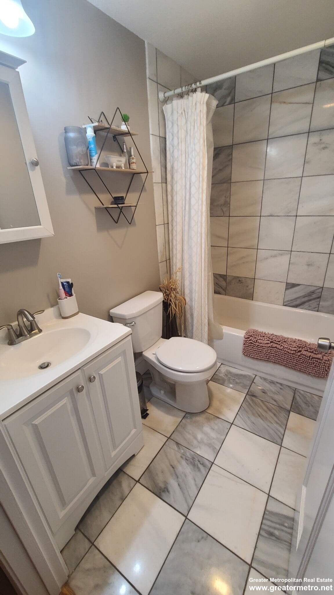 Building Photo - 180 Salem St