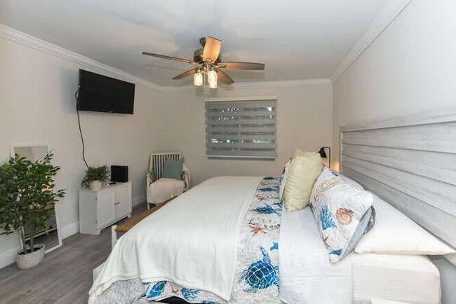 Building Photo - 353 S US Hwy 1