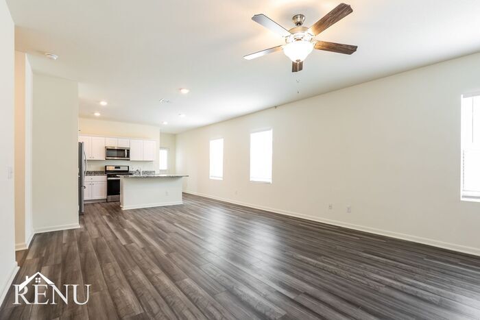 Building Photo - 13715 Summer Light