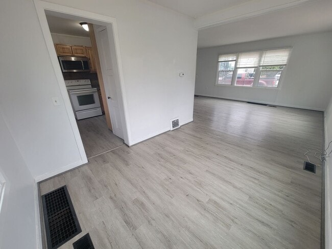 Building Photo - 3-Bedroom Duplex in Richland Near Shopping...