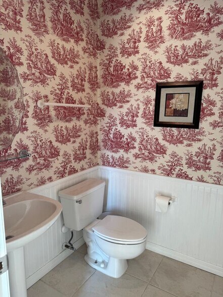 Building Photo - 105 Escambia Ln