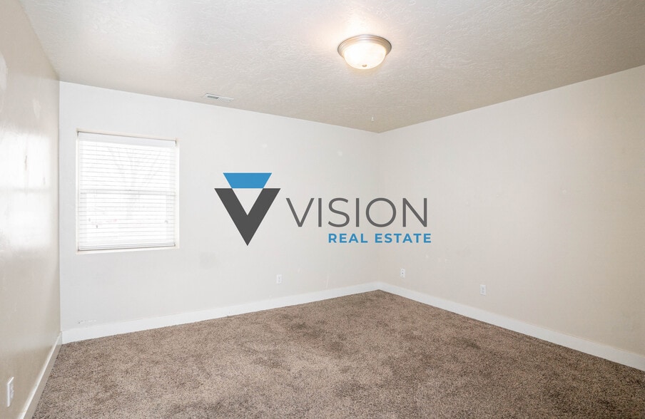 Building Photo - 215 E 100 N