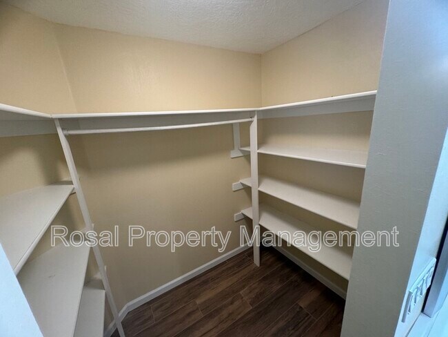 Building Photo - 8509 Las Camas Rd NE