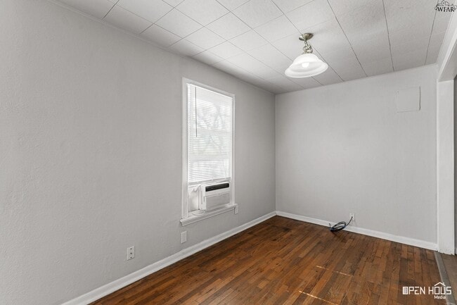 Building Photo - 2714 Sherman Rd