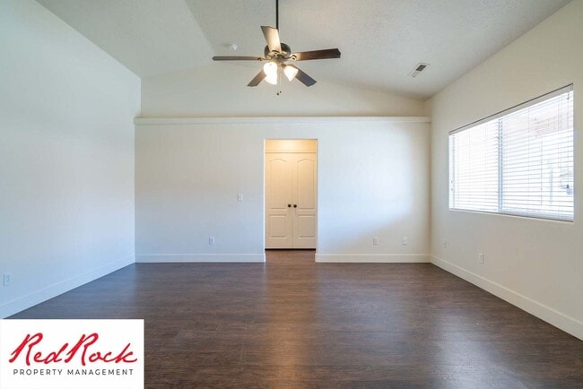Building Photo - Spacious 3-Bed, 2-Bath Ivins Townhome – Do...