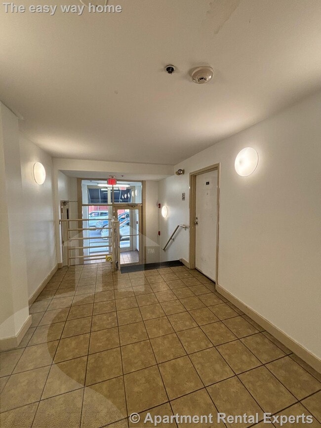 Building Photo - 1 Franklin St