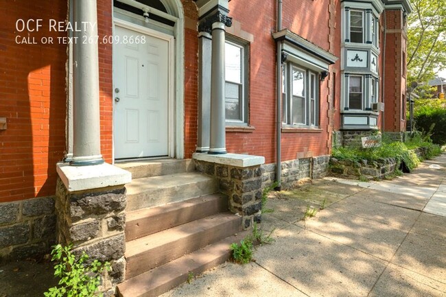 Building Photo - 4 Bedroom University City Apartment