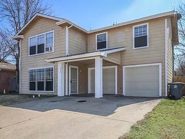 Building Photo - 4-bedroom home!