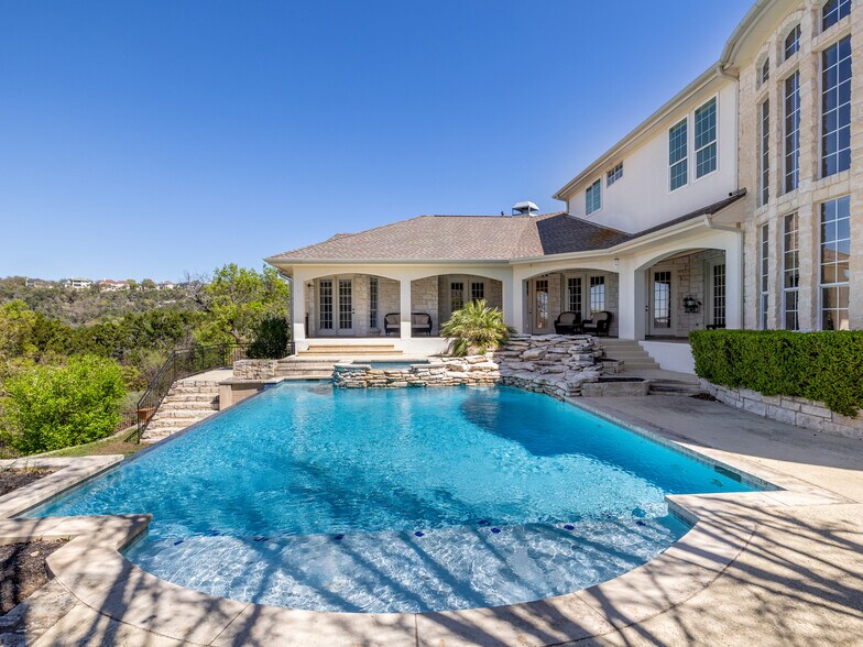 Building Photo - 9805 Big View Dr