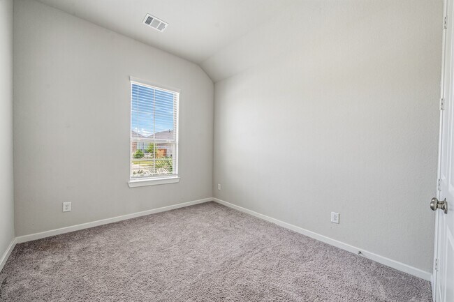 Building Photo - 7623 Coral Lk Dr