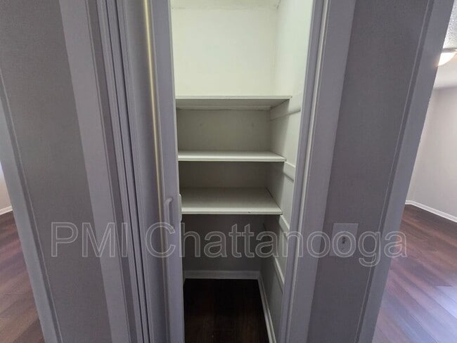 Building Photo - 583 Bandy Ln