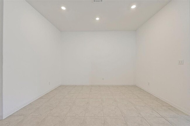 Building Photo - 160 Fawn Riv Run