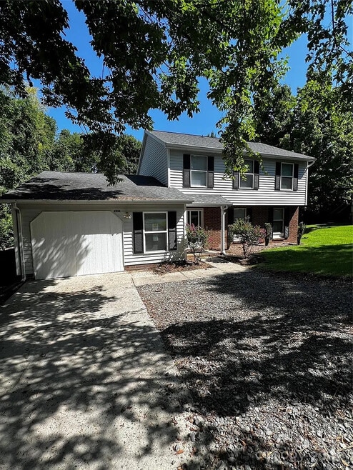 Building Photo - 2213 Flint Glenn Ln